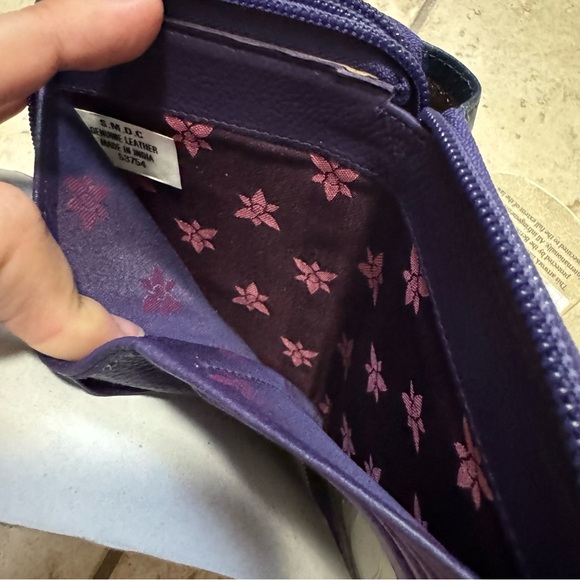 Anuschka Handpainted Leather Twin Zip Organizer Wallet - Picture 5 of 7